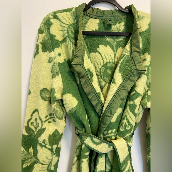 Green Blanket Wrap Coat - Picture 2 of 6